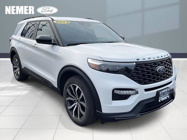 2023 Ford Explorer ST-Line 4WD photo
