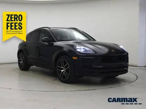 2023 Porsche Macan AWD photo