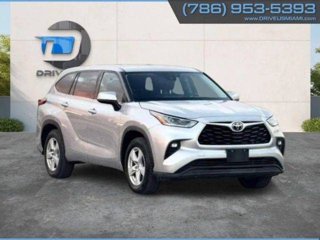 2023 Toyota Highlander LE FWD photo