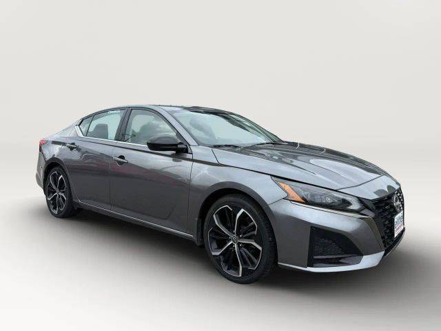 2023 Nissan Altima 2.5 SR FWD photo