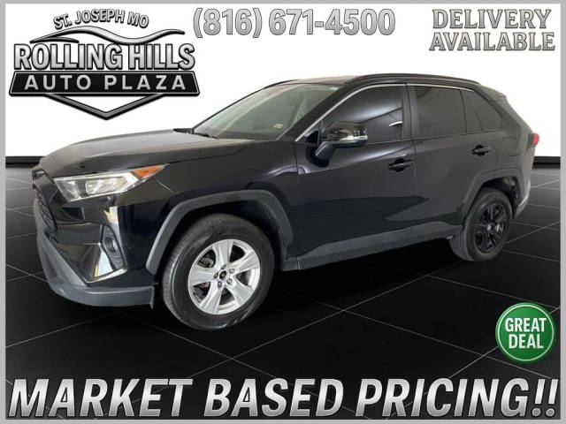 2021 Toyota RAV4 XLE FWD photo