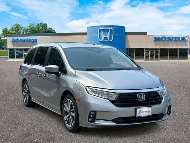 2023 Honda Odyssey Touring FWD photo