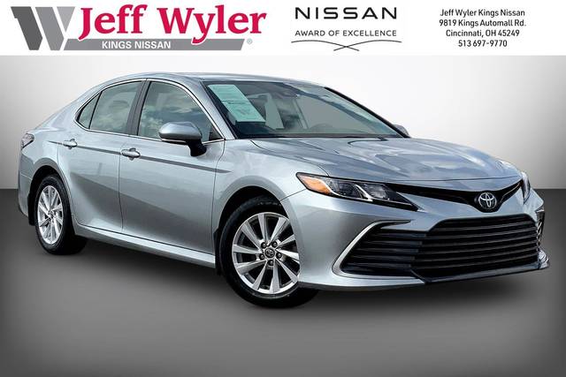 2023 Toyota Camry LE FWD photo