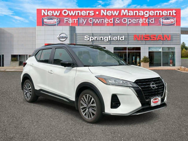 2023 Nissan Kicks SR FWD photo