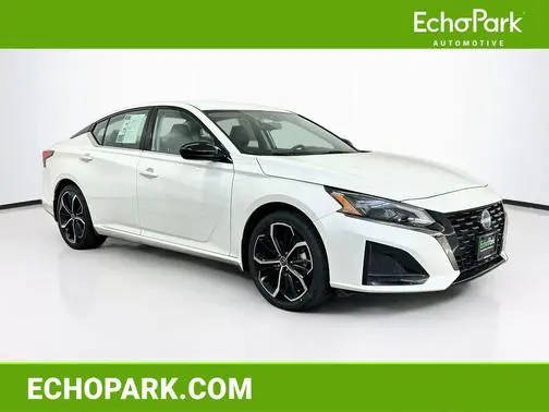 2023 Nissan Altima 2.5 SR FWD photo