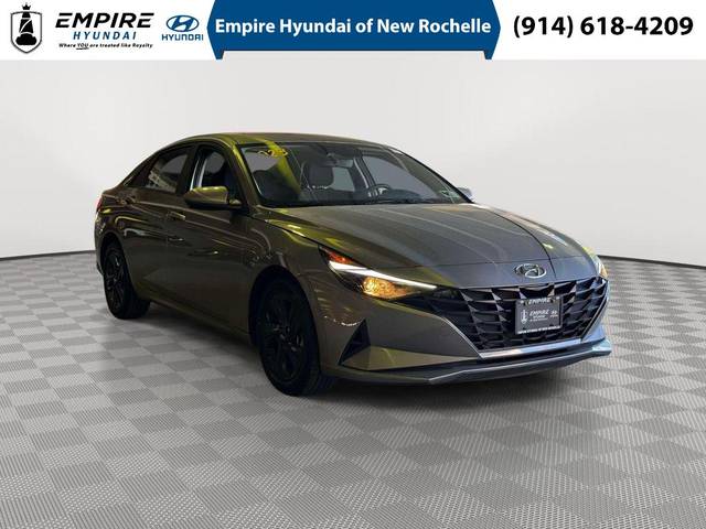 2023 Hyundai Elantra SEL FWD photo