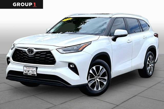 2023 Toyota Highlander XLE FWD photo