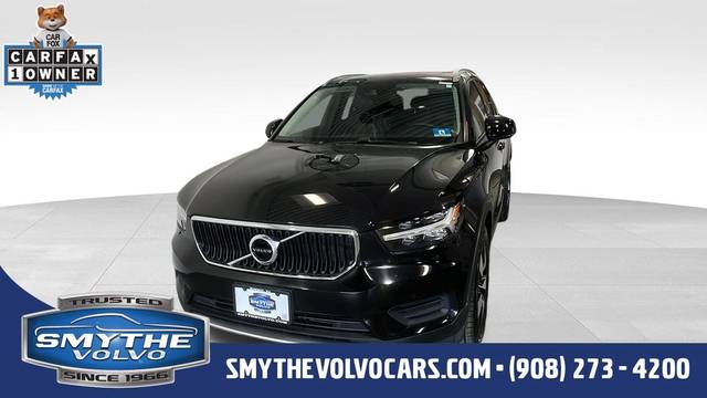 2020 Volvo XC40 Momentum AWD photo