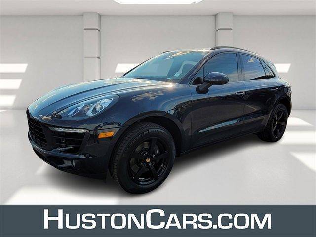 2018 Porsche Macan  AWD photo