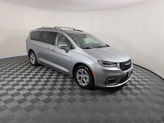 2021 Chrysler Pacifica Minivan Hybrid Limited FWD photo