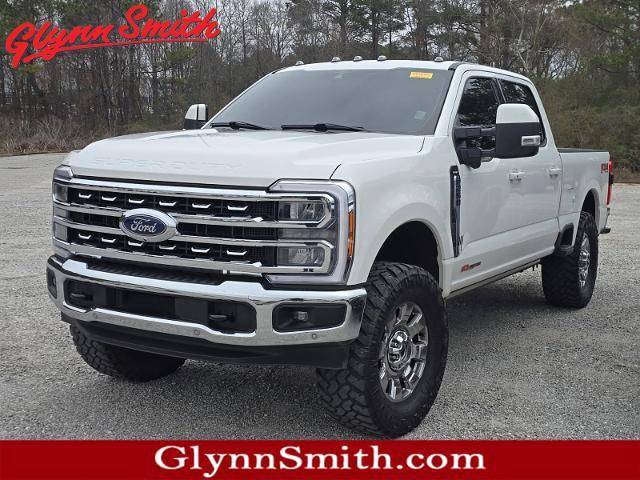 2023 Ford F-250 Super Duty LARIAT 4WD photo