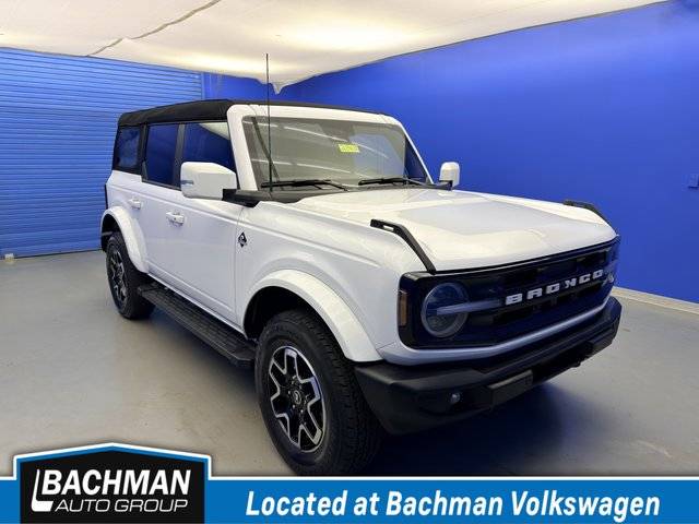 2023 Ford Bronco 4 Door Outer Banks 4WD photo