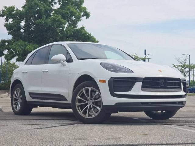 2023 Porsche Macan T AWD photo