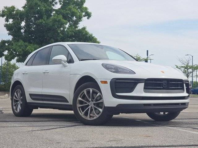2023 Porsche Macan T AWD photo