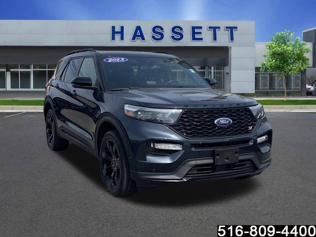 2023 Ford Explorer ST 4WD photo