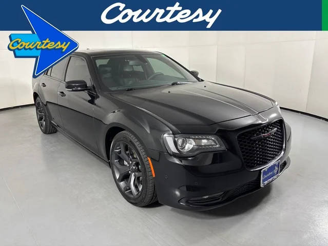 2023 Chrysler 300 300S RWD photo