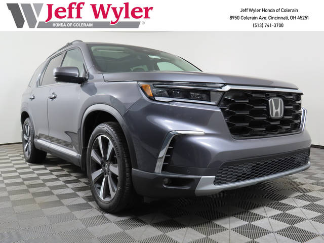 2023 Honda Pilot Touring AWD photo