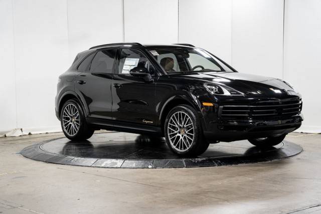 2023 Porsche Cayenne Platinum Edition AWD photo