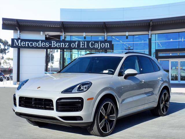 2023 Porsche Cayenne Platinum Edition AWD photo