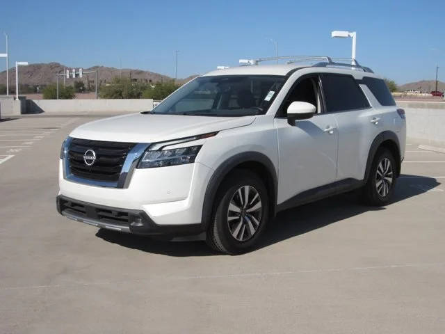 2022 Nissan Pathfinder SL 4WD photo