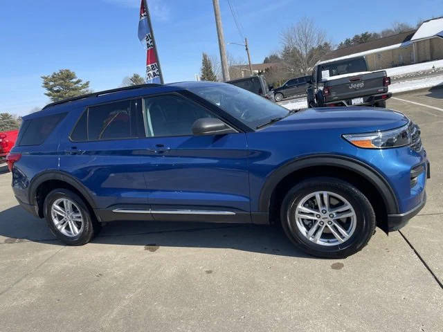 2023 Ford Explorer XLT 4WD photo