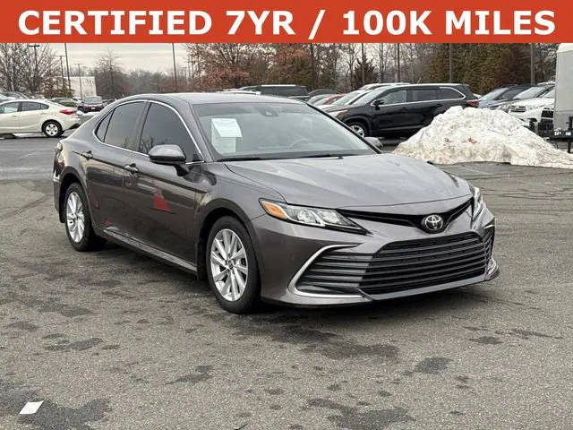 2023 Toyota Camry LE FWD photo