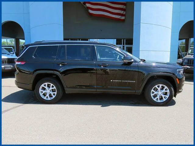 2023 Jeep Grand Cherokee L Limited 4WD photo