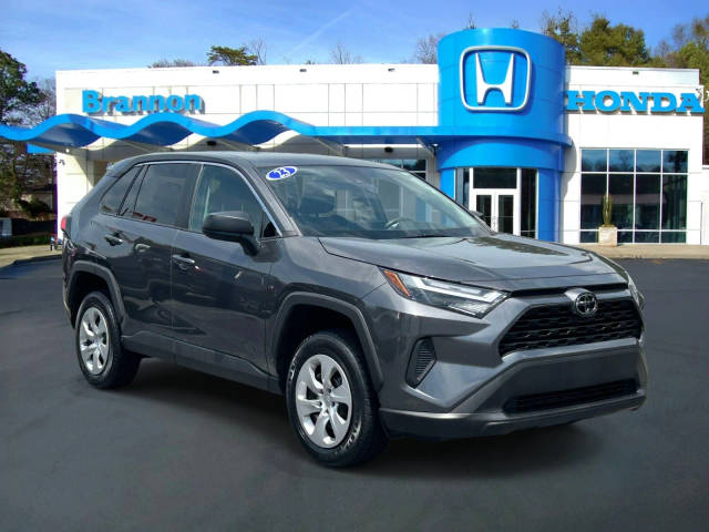 2023 Toyota RAV4 LE FWD photo