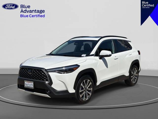 2023 Toyota Corolla Cross XLE FWD photo