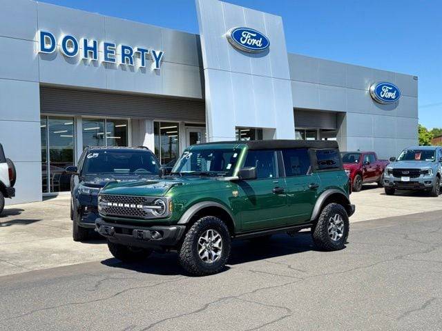 2023 Ford Bronco 4 Door Badlands 4WD photo