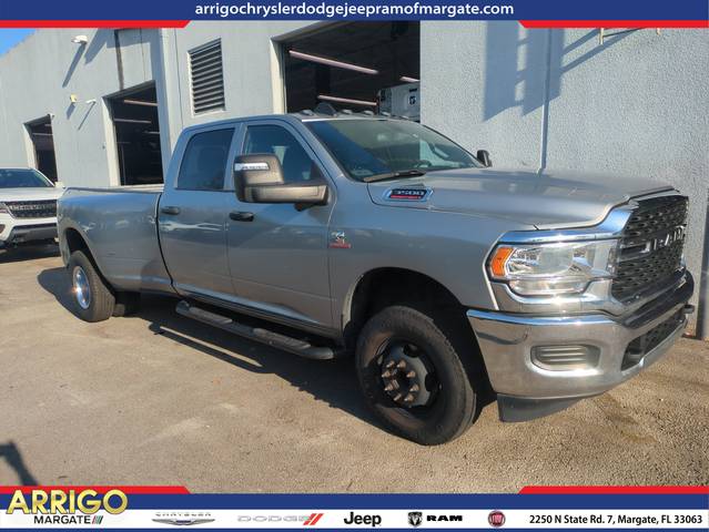 2023 Ram 3500 Tradesman 4WD photo