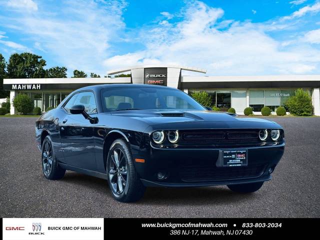 2023 Dodge Challenger SXT AWD photo