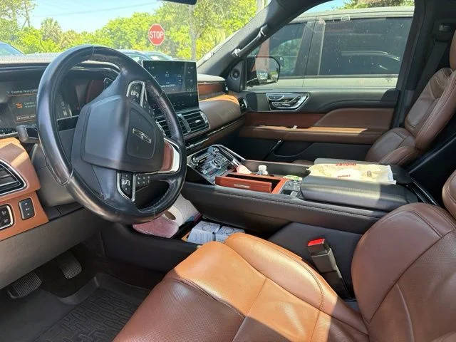 2023 Lincoln Navigator Reserve RWD photo