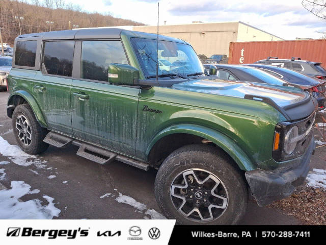 2023 Ford Bronco 4 Door Outer Banks 4WD photo