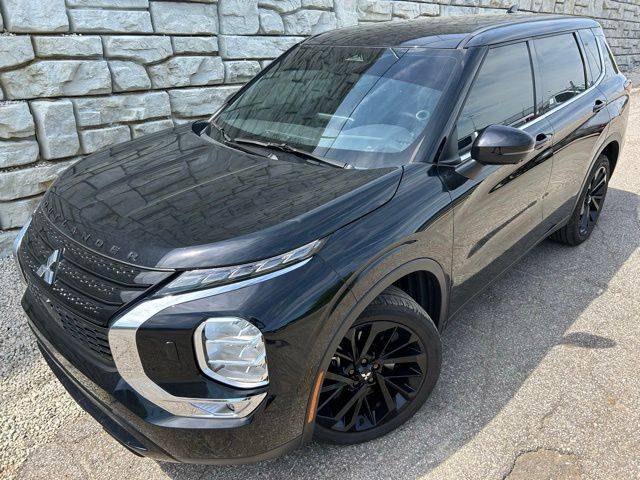 2023 Mitsubishi Outlander SE Black Edition AWD photo