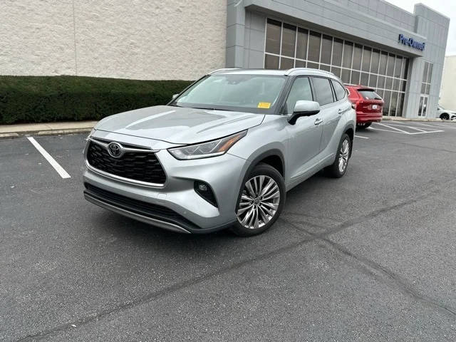 2023 Toyota Highlander Platinum AWD photo