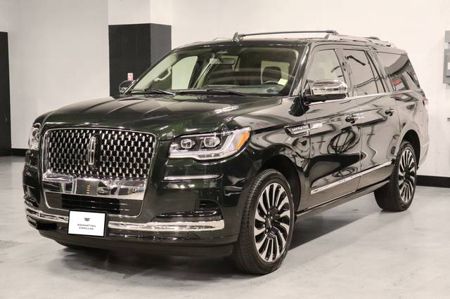2023 Lincoln Navigator L Black Label 4WD photo