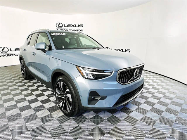 2023 Volvo XC40 Ultimate Bright Theme AWD photo