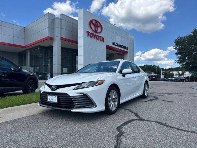 2023 Toyota Camry LE FWD photo