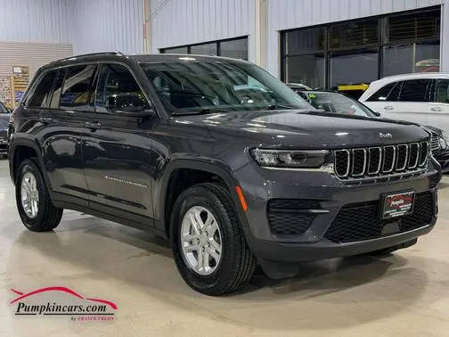 2023 Jeep Grand Cherokee Laredo 4WD photo