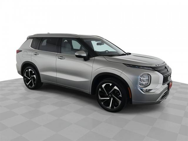 2023 Mitsubishi Outlander SEL FWD photo