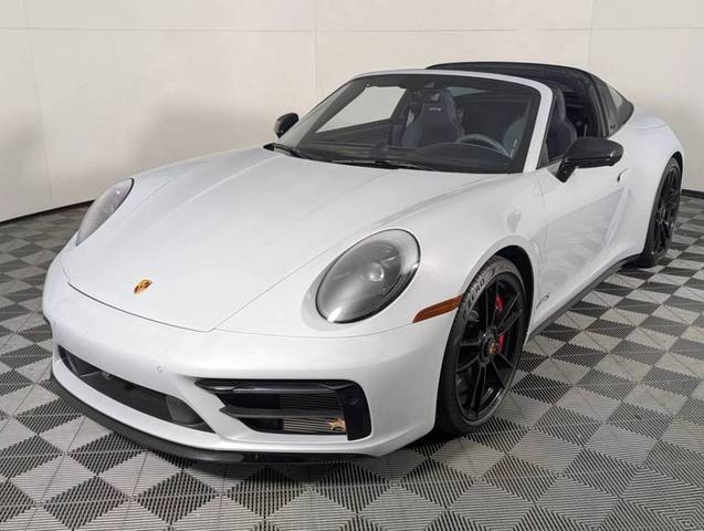 2023 Porsche 911 4 GTS AWD photo