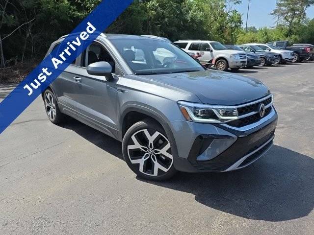 2023 Volkswagen Taos SEL AWD photo