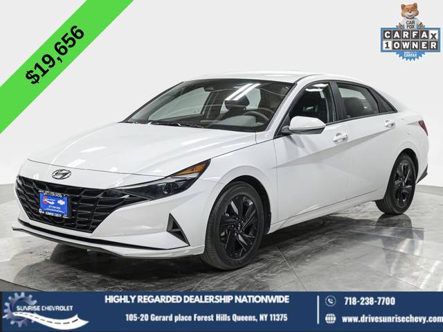 2023 Hyundai Elantra SEL FWD photo