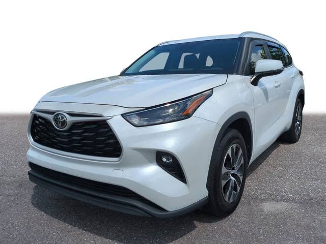 2023 Toyota Highlander XLE FWD photo