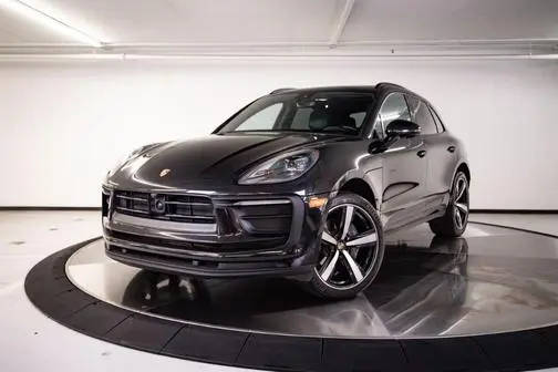 2023 Porsche Macan  AWD photo