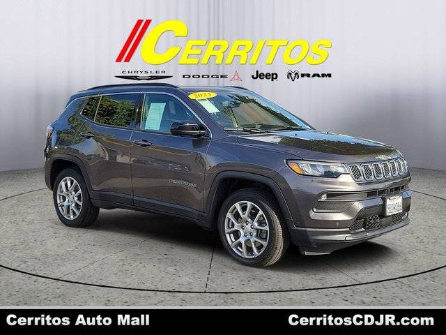 2023 Jeep Compass Latitude Lux 4WD photo