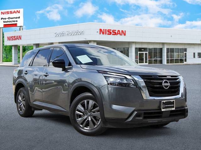 2023 Nissan Pathfinder S FWD photo