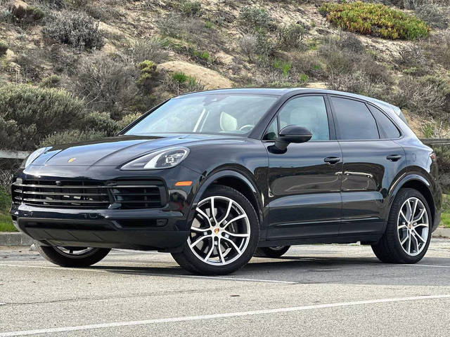 2023 Porsche Cayenne  AWD photo