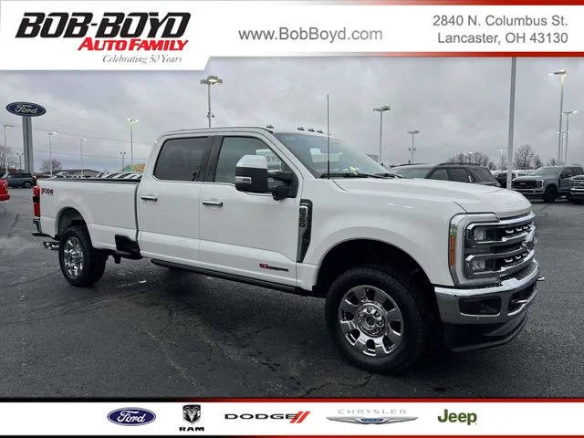 2023 Ford F-350 Super Duty LARIAT 4WD photo